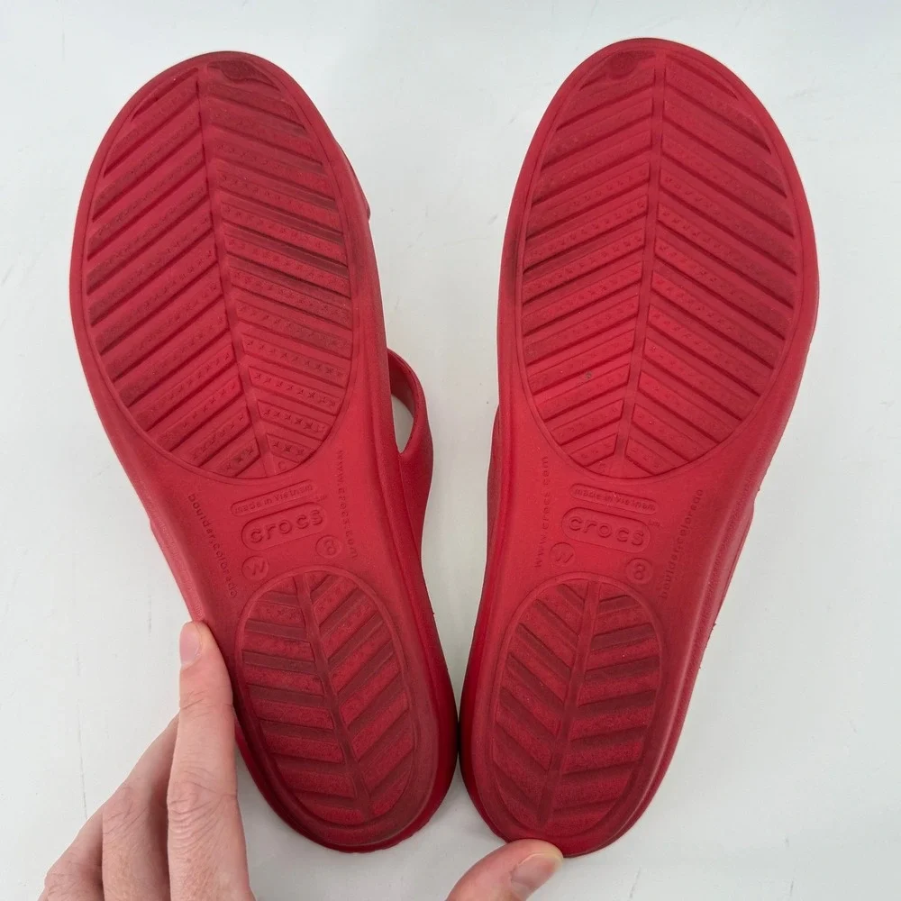 Crocs Sanrah Beveled Circle Slide Sandal Red Gold Women 8 Flip Flop Casual Comfy